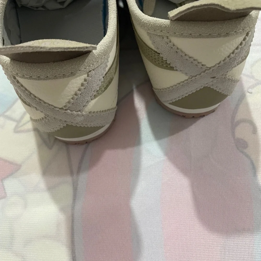Onitsuka Tiger Cream & Sage Mexico 66 Sneaker